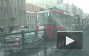 Петербурженка стала жертвой ДТП с трамваем и инкассаторской машиной