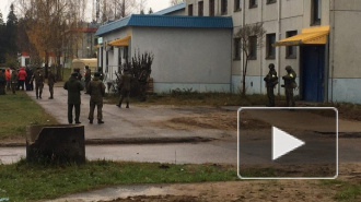 В Ленобласти военные встретили коммунальщиков с ружьем 