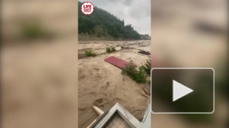 Вслед за пожарами в Турцию пришло наводнение