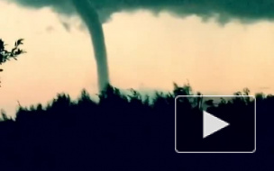 На Ладожском озере засняли смерч