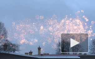 В Рождество над Петербургом прогремел неказистый салют