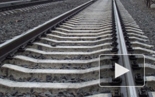 На железнодорожном переезде под Москвой иномарка столкнулась с электричкой