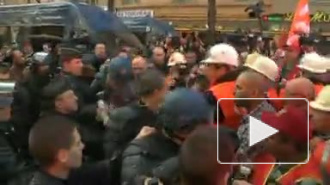 В Париже произошли столкновения рабочих-металлургов с полицией