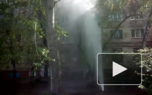 В Омске из-под земли фонтанировал столб горячей воды высотой в 5 этажей