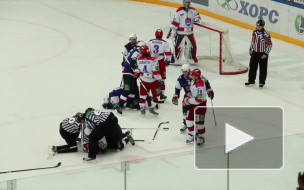 Нападающий СКА Петр Пруха получил удар по лицу