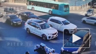 Появилось видео столкновения мотоцикла и BMW у Поцелуева моста