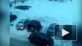 "Не на жизнь, а на смерть": мужчины сцепились в ожесточенной схватке из-за парковочного места в Дзержинске
