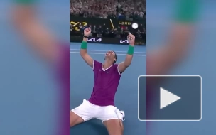 Медведев проиграл Надалю в финале Australian Open-2022