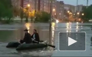 Благовещенск ушел под воду после ливня, который побил 100-летний рекорд