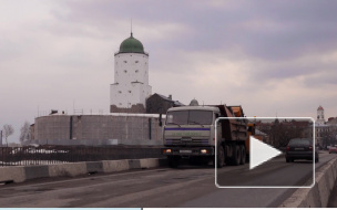 Видео: в Выборге продолжаются работы по весенней уборке города