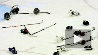8-летние хоккеисты устроили массовую драку