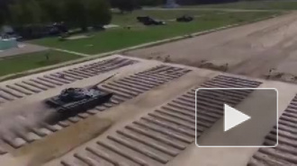 С Днем танкиста: Минобороны показало танки "Армата" в действии (видео)