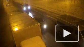 Попал! Водитель грузовика открыл дверь. ДТП на улице Рентгена