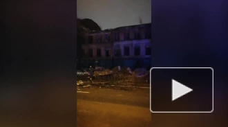Видео: здание "Красного треугольника" частично обрушилось. Есть пострадавшие