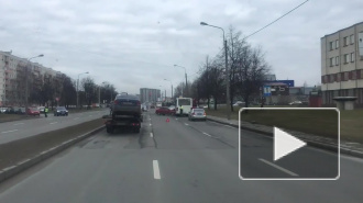 На улице Энергетиков произошло ДТП с участием двух машин и маршрутки