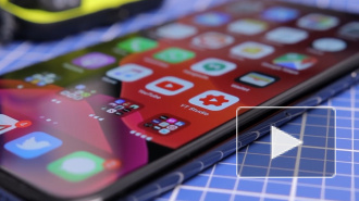 Apple хочет выпустить iPhone без разъемов