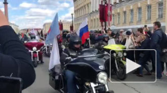 Байкеры открыли мотосезон в центре Петербурга