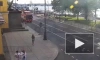 Автобус у Двороцовой площади сбил петербурженку на роликах