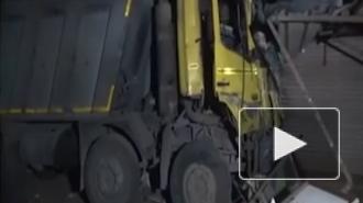 В Индии пятнадцать человек погибли под колесами грузовика