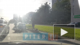 Видео: мотоциклист врезался в иномарку на проспекте ...
