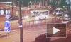 Видео: автобус "подтолкнул" легковой автомобиль около станции метро "Улица Дыбенко"