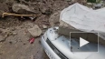 В Кисловодске стена обрушилась на машины