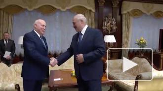 Посол России подарил Лукашенко карты XIX века с белорусскими границами 