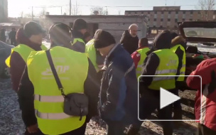 Очевидцы: в Кировском районе дальнобойщики протестуют против "Платона"