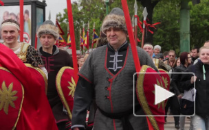 Войска Петра I и Красная армия объединились в "Суворовском марше" на Марсовом поле