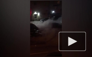 На Варшавской ночью прорвало трубопровод с горячей водой