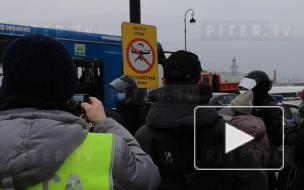 На Сенатской площади в Петербурге начались задержания