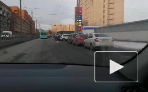 Лазурный автобус повредил четыре автомобиля на проспекте Юрия Гагарина