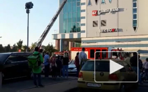 В ТРК "Родео Драйв" эвакуируют посетителей из-за задымле...