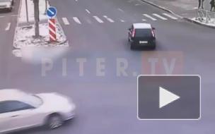 Момент аварии на перекрестке Северного и Есенина попал на видео
