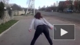 Видео из Украины: Горячий тверк девушки у дороги спровоц...