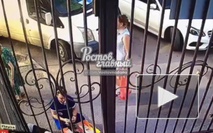 Видео: в Ростове-на-Дону фельдшер пнул ногой выпившую пенсионерку