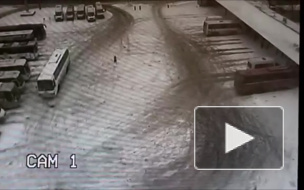 Автобус раздавил пешехода.