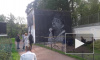 Видео: на площади Александра Невского рисуют новое граффити с Сергеем Бодровым 