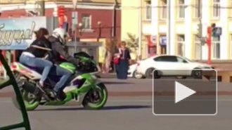 Дерзкое видео из Кемерово: мотоциклист устроил погоню в центре города