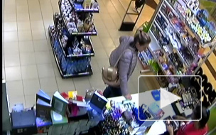 В Выборгском районе подростки вынесли ящик с пожертвованиями из магазина