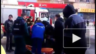 Видео: автомобиль врезался в толпу людей в центре Мурманска