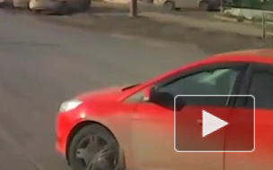 Видео: трамвай протаранил легковушку в Челябинске