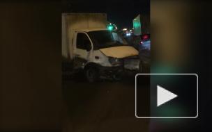Видео: два транспортных средства разбились на проспекте Ветеранов