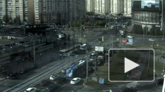 У Комендантской площади автомобиль сбил на "зебре" двоих пешеходов