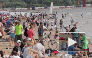 В парке 300-летия Санкт-Петербурга активно отпраздновали День России 