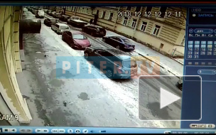 Женщина на Land Rover разбила в Прядильном переулке 7 чужих автомобилей и потом въехала в стену