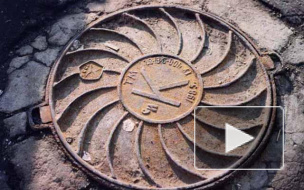 В Петербурге с жуткой вонью канализации борются при помощи дезодорантов: по каким телефонам пожаловаться