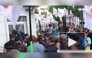 В центре Киева произошли столкновения между протестующими предпринимателями и полицией