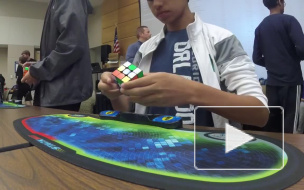 Американский подросток в 15 лет побил рекорд по сборке кубика Рубика