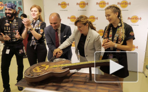 В Петербурге открылось легендарное "Hard Rock Cafe"
